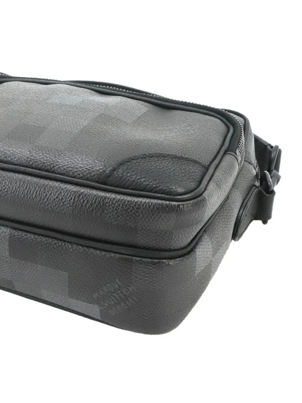 Louis Vuitton Damoflage Black Nile Messenger Bag 2-Way